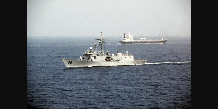 Ormuz bajo asedio: Estados Unidos reimpone el bloqueo naval a Irán y Teherán amplía su lista de objetivos a siete países