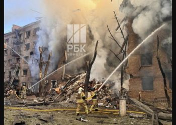 Rusia lanza uno de sus mayores ataques del año contra Kiev en plena crisis política en el Gobierno de Zelenski