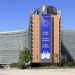 Sede de la Comisión Europea en Bruselas, donde se negoció el Digital Omnibus que aplaza las obligaciones de alto riesgo del AI Act